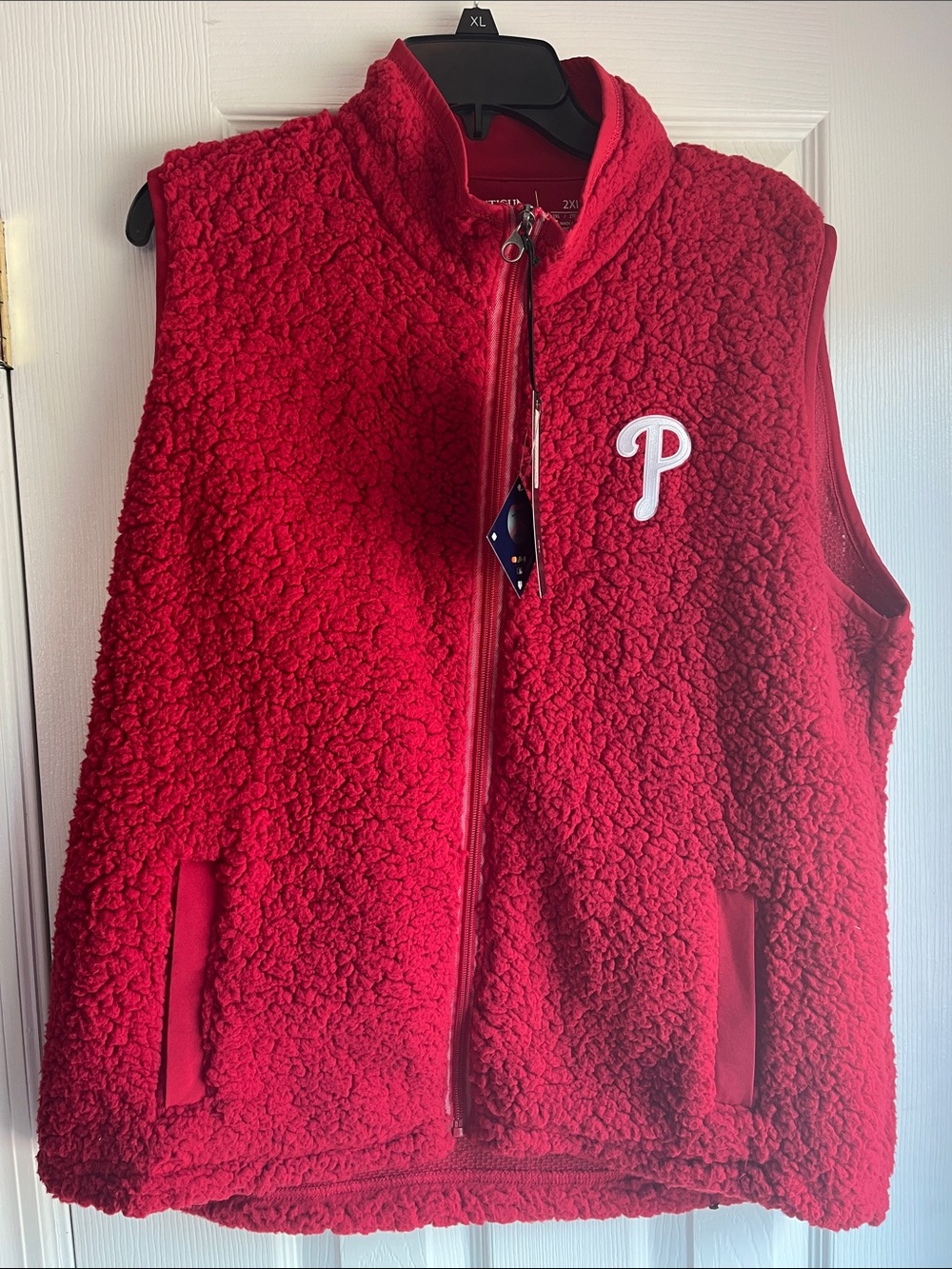 Antigua Red Sherpa Phillies Vest